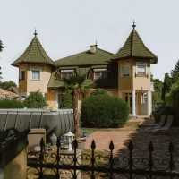 VILLAMARANGAMEDENCE-élénkkék(21)